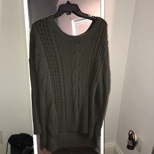 OVERSIZED SWEATER